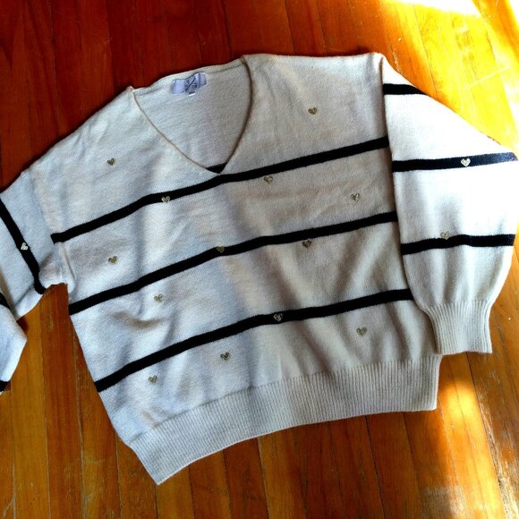 Beautiful and Soft Ivory Pull with Blue Stripes and Gold Hearts - Picture 1 of 7